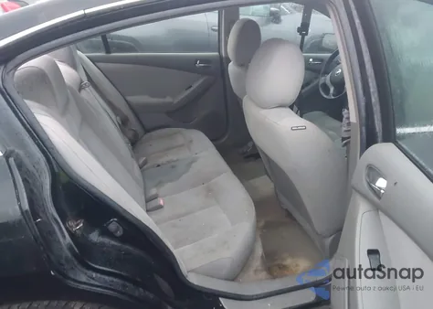 2010 Nissan Altima 2.5 z USA, uszkodzony, nr VIN 1N4AL2AP2AC185337